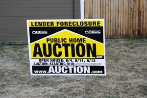 foreclosure auction sign